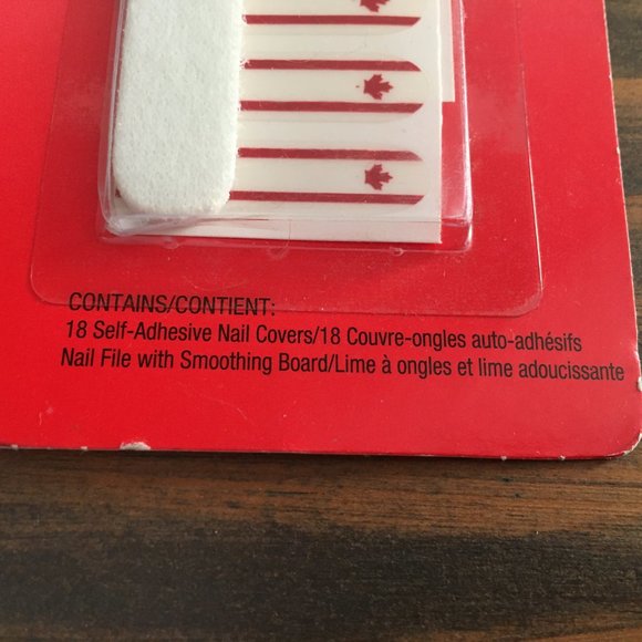 BUNDLE BONUS: [Sally Hansen] Self-Adhesive Nail Covers, Canada Flag Design | NWT - Picture 6 of 10